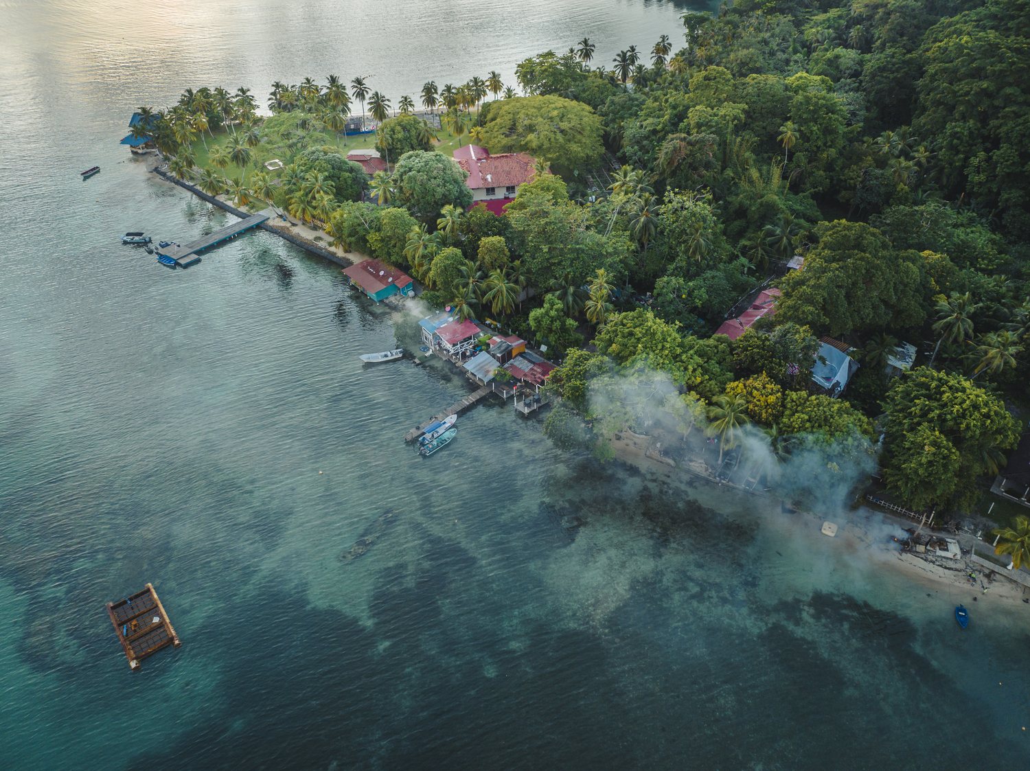 Isla Grande, Panamá — photographie aérienne par drone de Romain Cruse